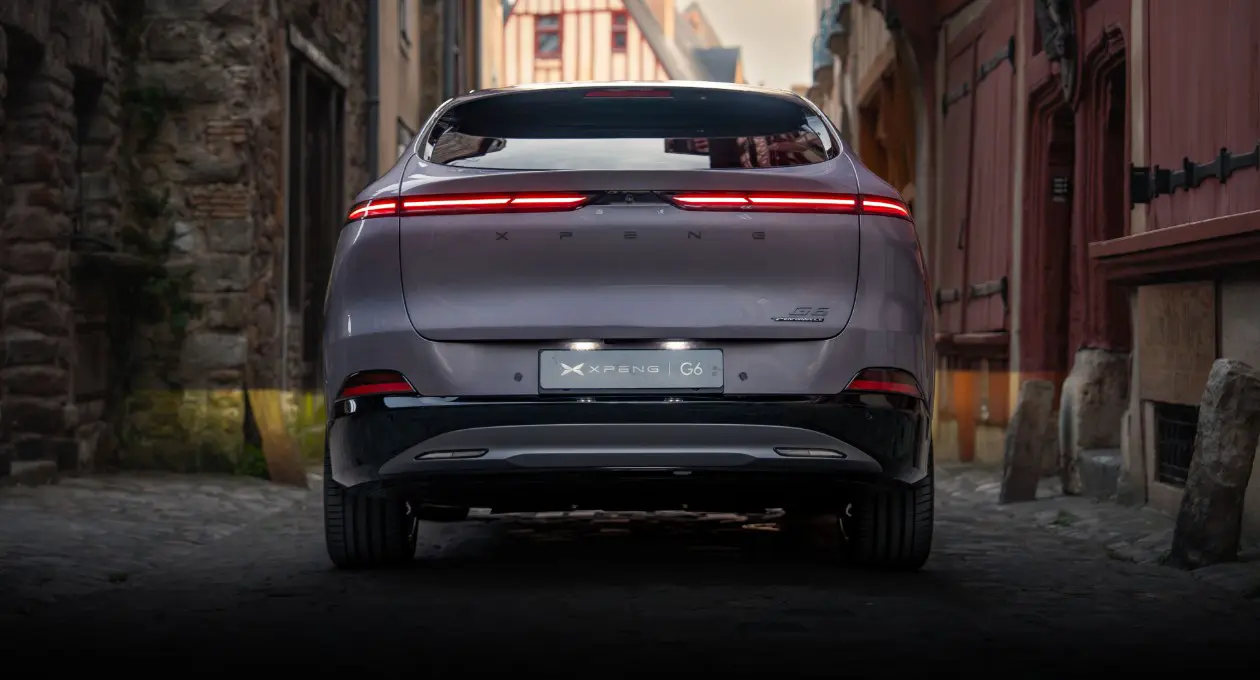 XPENG G6 aerodynamic ducktail spoiler mobile
