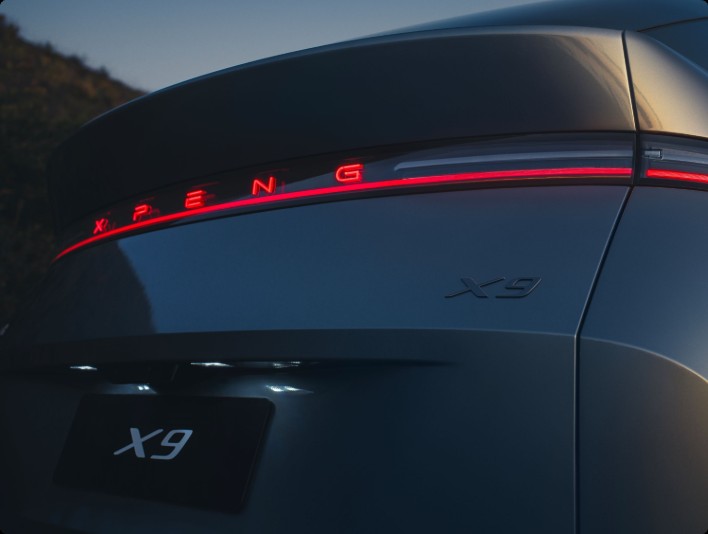 XPENG X9 low-drag design mobile