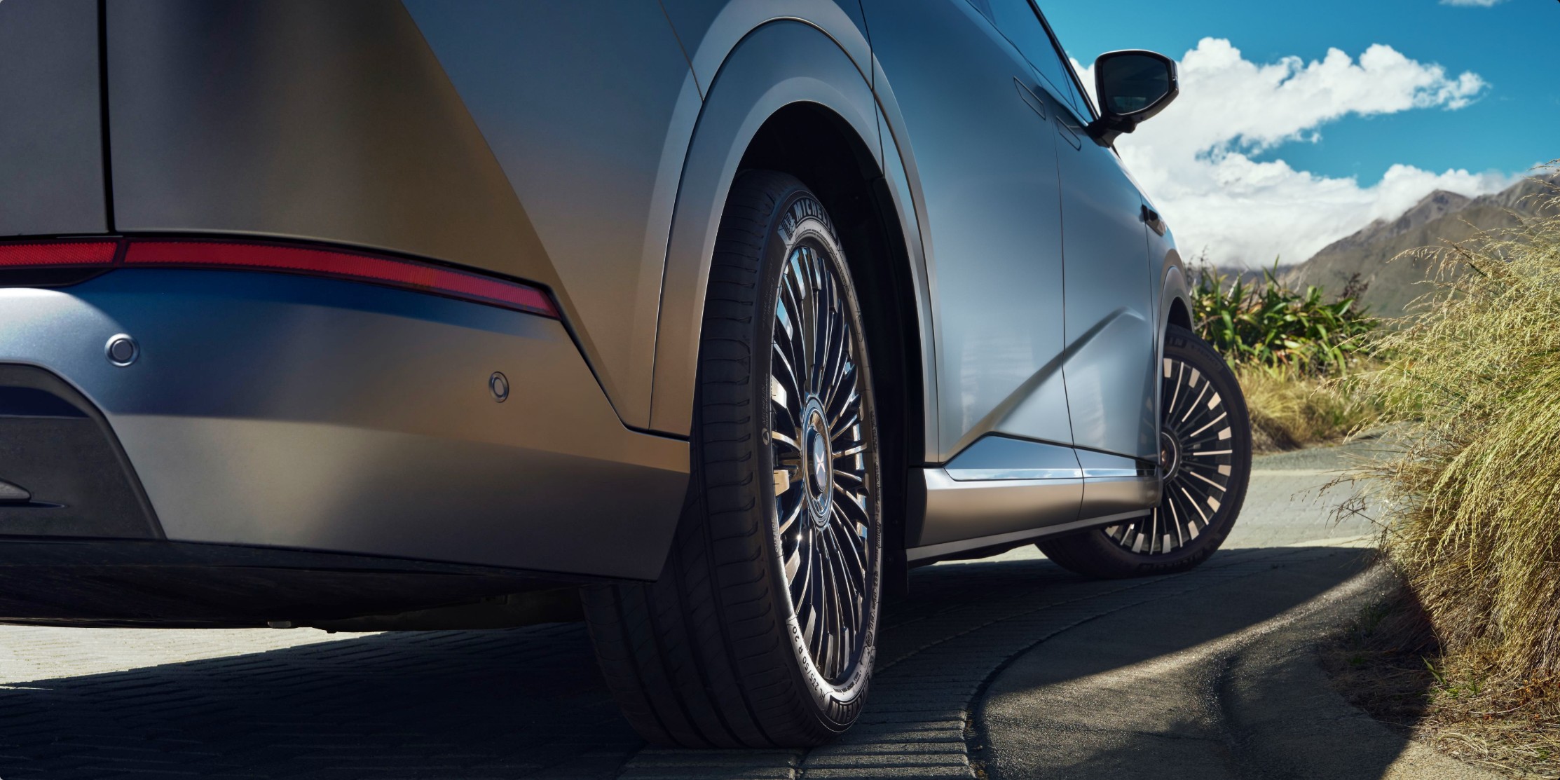 XPENG X9 active rear-wheel steering