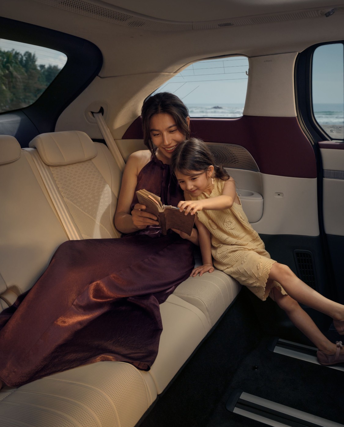 XPENG X9 premium rear lounge mobile