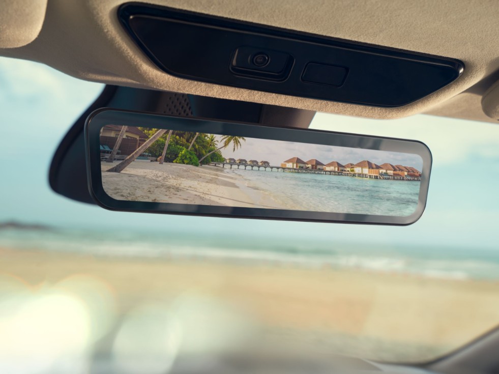 XPENG X9 streaming rear-view mirror mobile
