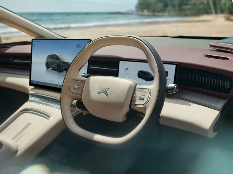 XPENG X9 ultra fiber steering wheel mobile
